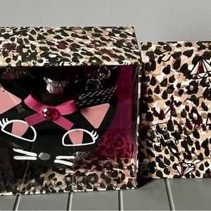 Betsey Johnson kitty flash purse, New with box